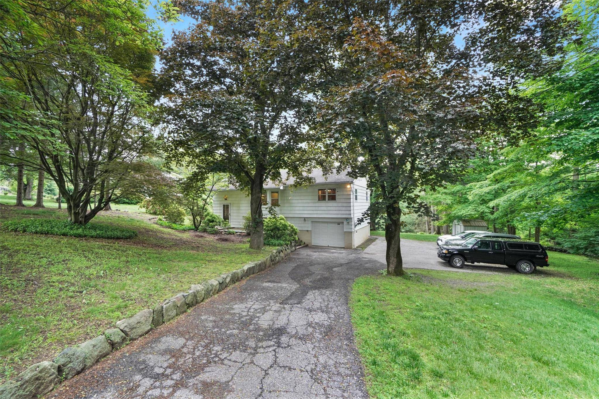 Mahopac, NY 10541,88 Shear Hill RD