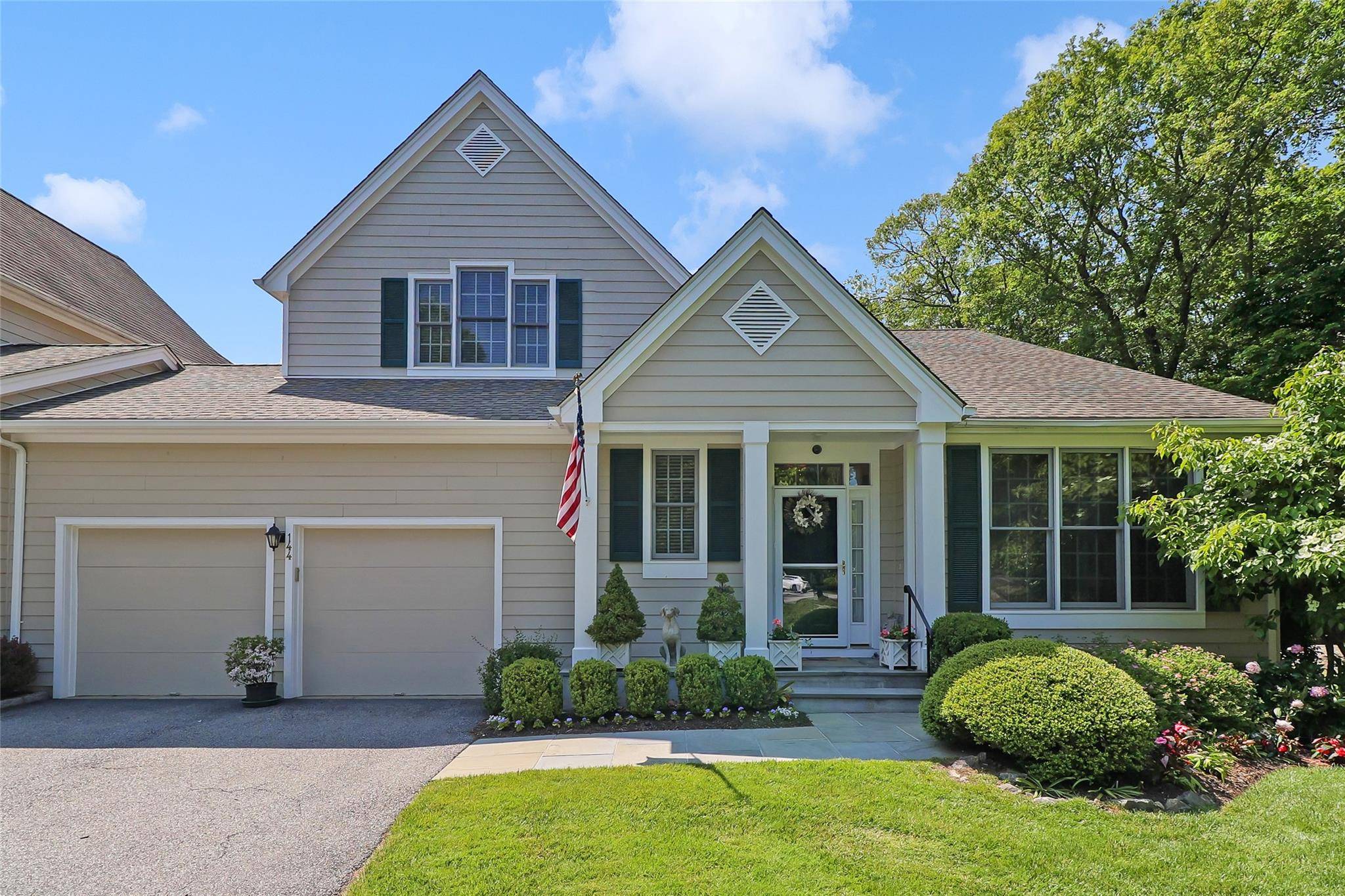 Mount Kisco, NY 10549,144 Burr Farms RD