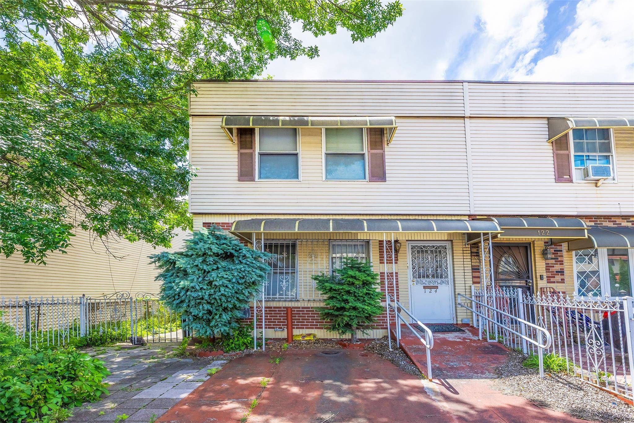 Brooklyn, NY 11212,124 Herzl ST