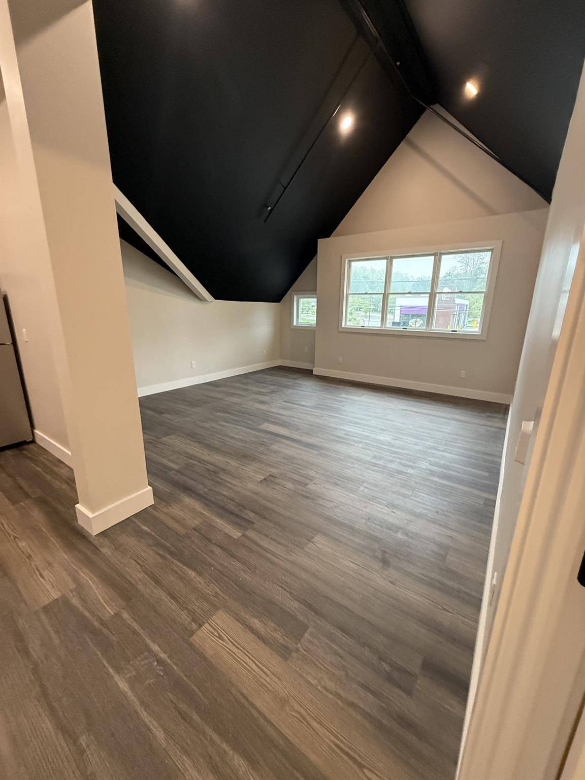 Mohegan Lake, NY 10547,1821 E Main ST #3