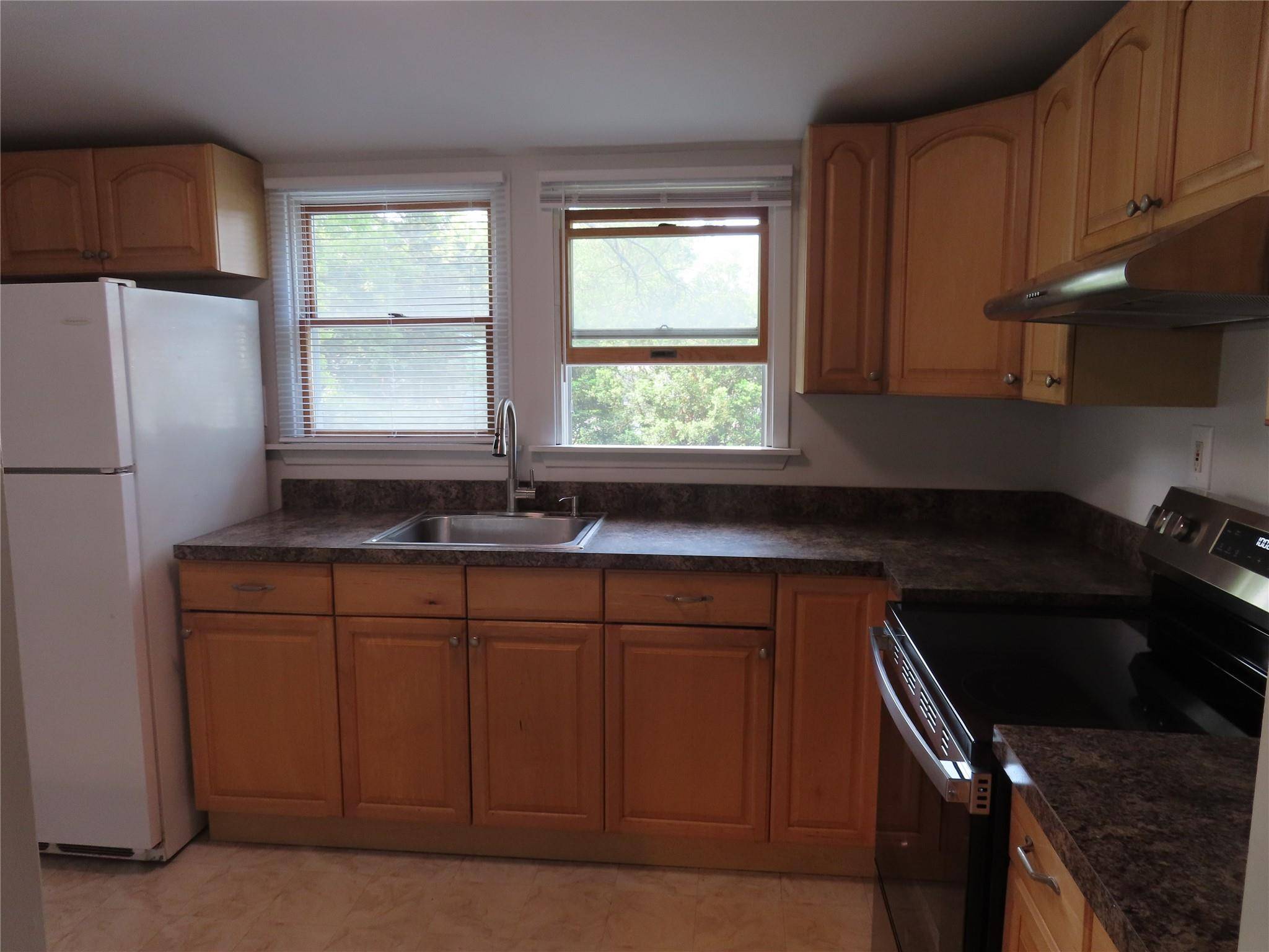 West Islip, NY 11795,120 Cerny PL