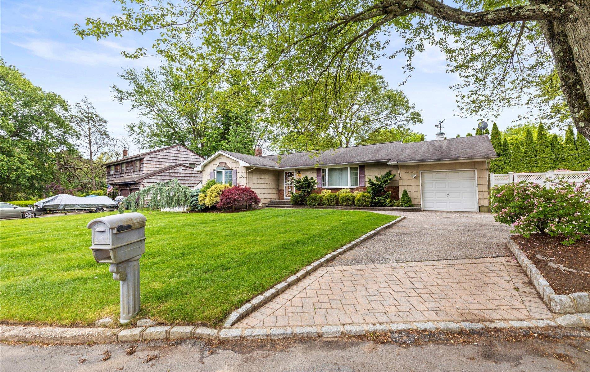 Melville, NY 11747,11 Gilford CT