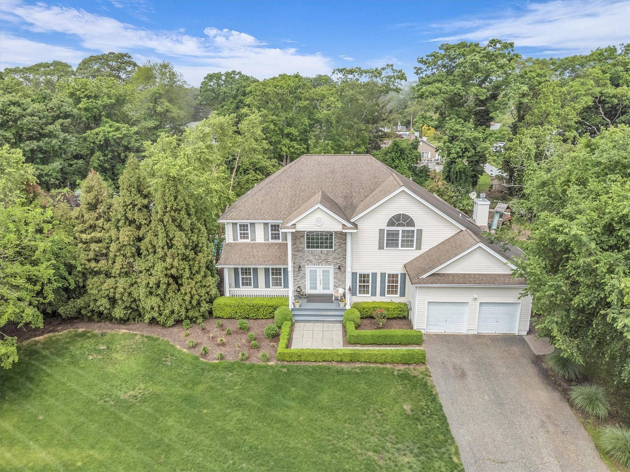 East Patchogue, NY 11772,12 Moss Creek LN