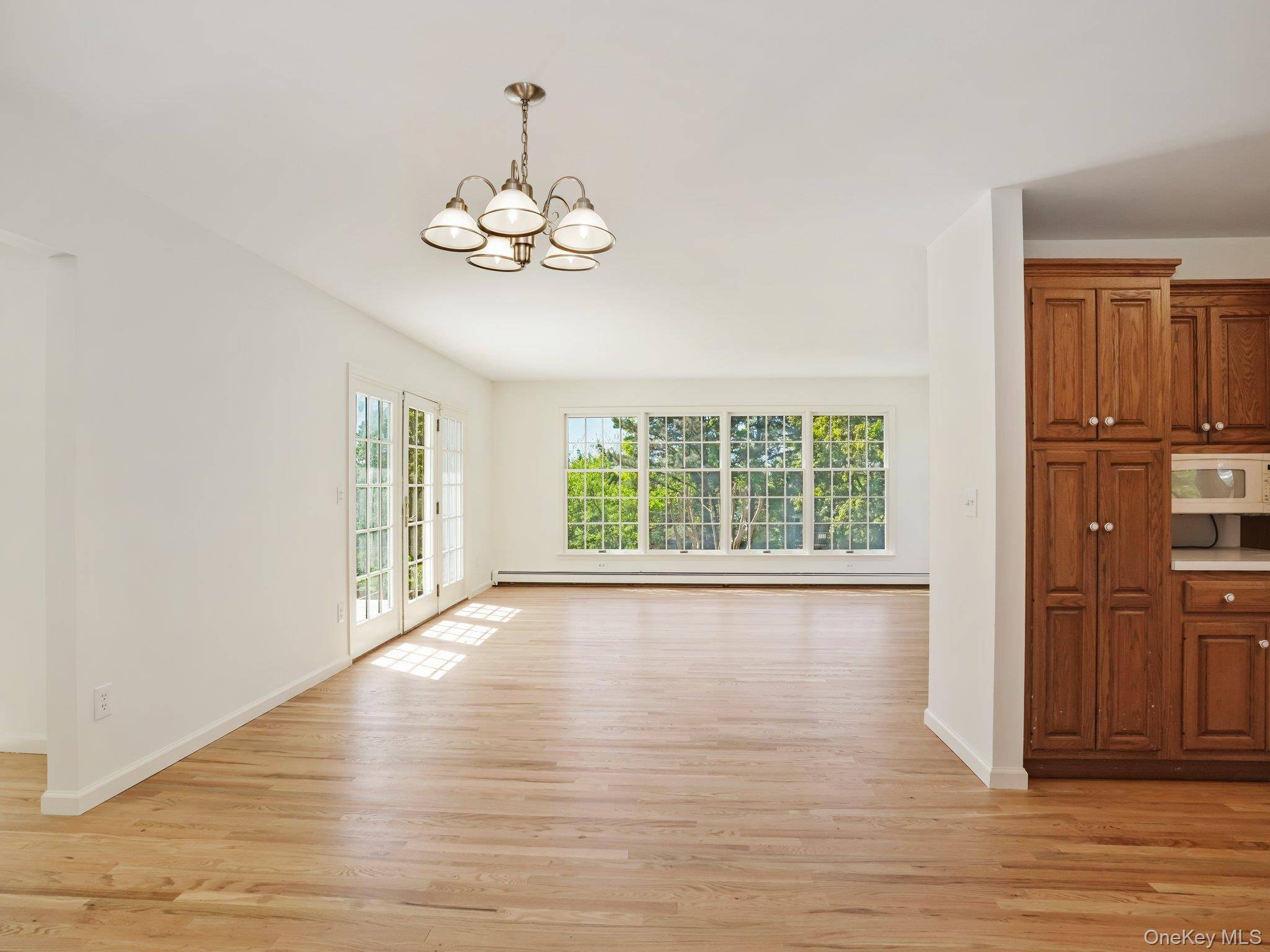 Hampton Bays, NY 11946,6 Huckleberry LN