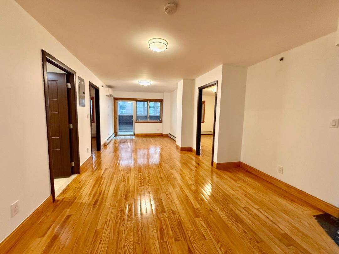 Flushing, NY 11355,41-42 College Point BLVD #3E