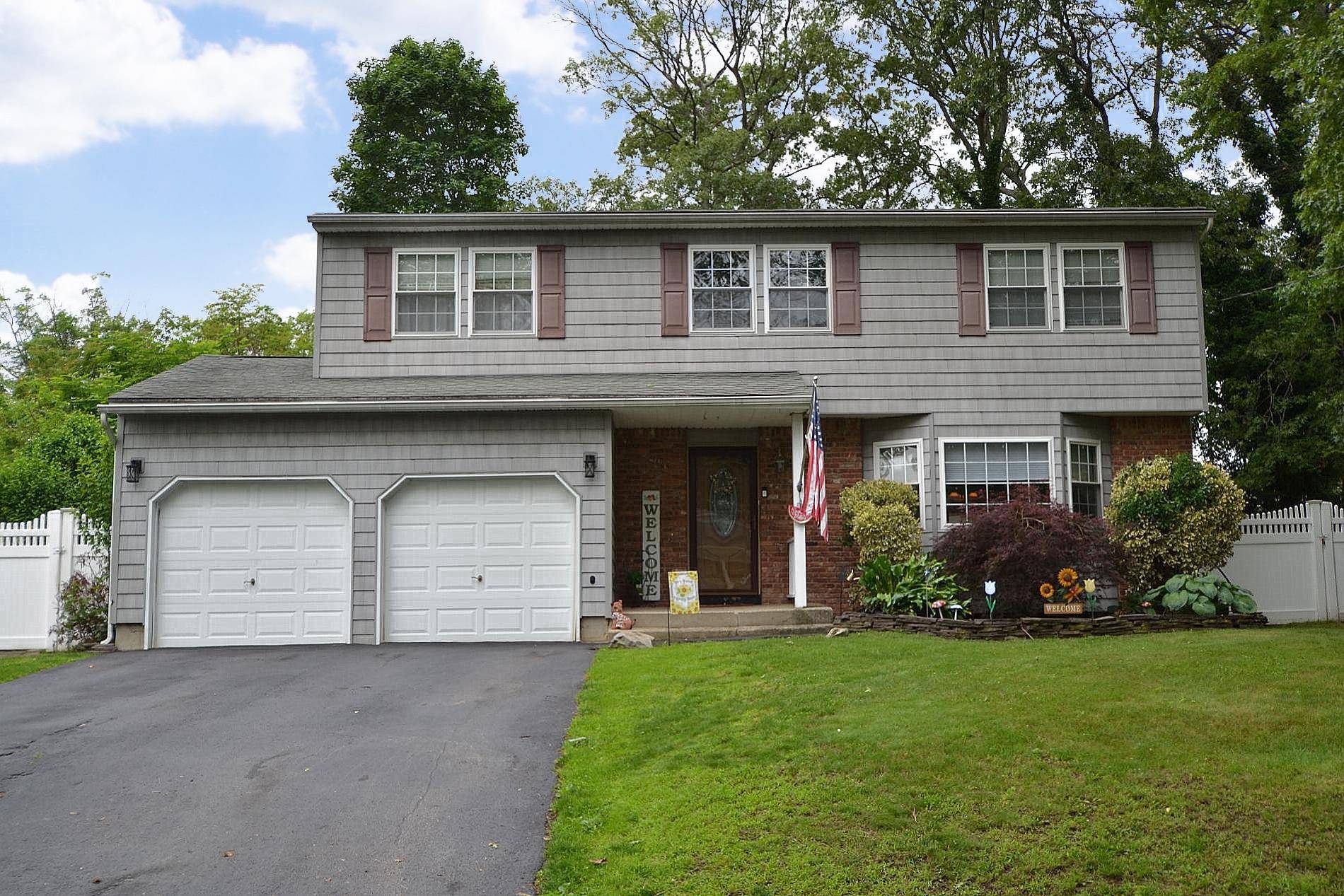 Ronkonkoma, NY 11779,269 Deer RD