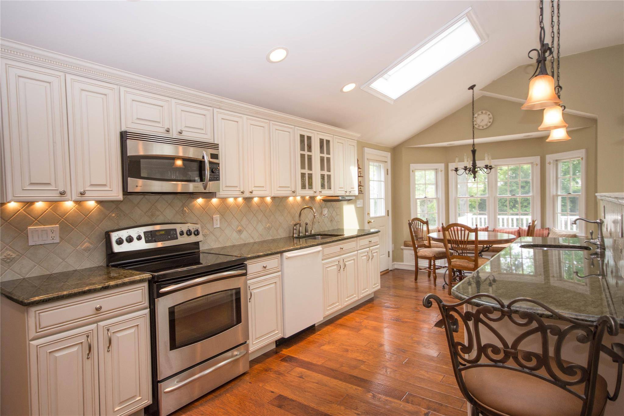 Sayville, NY 11782,51 Regina DR