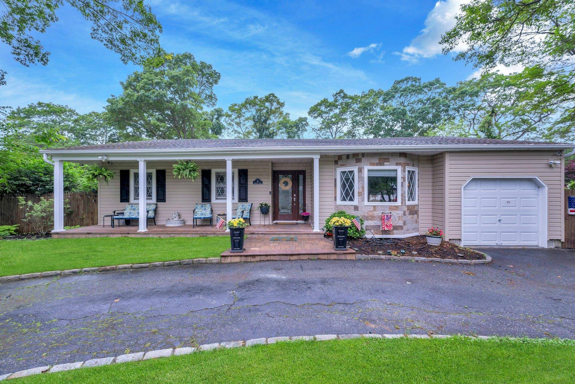 Medford, NY 11763,8 Franklin AVE