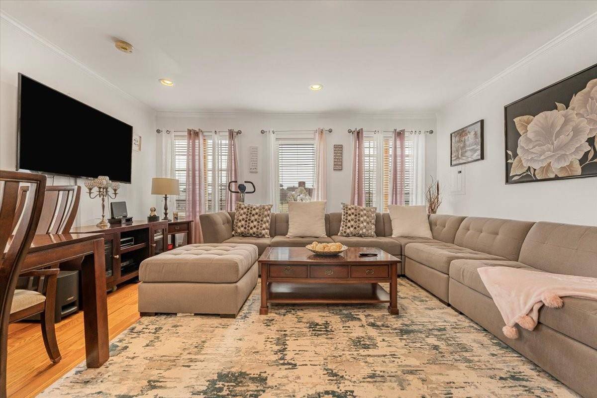Arverne, NY 11692,6944 Thursby AVE