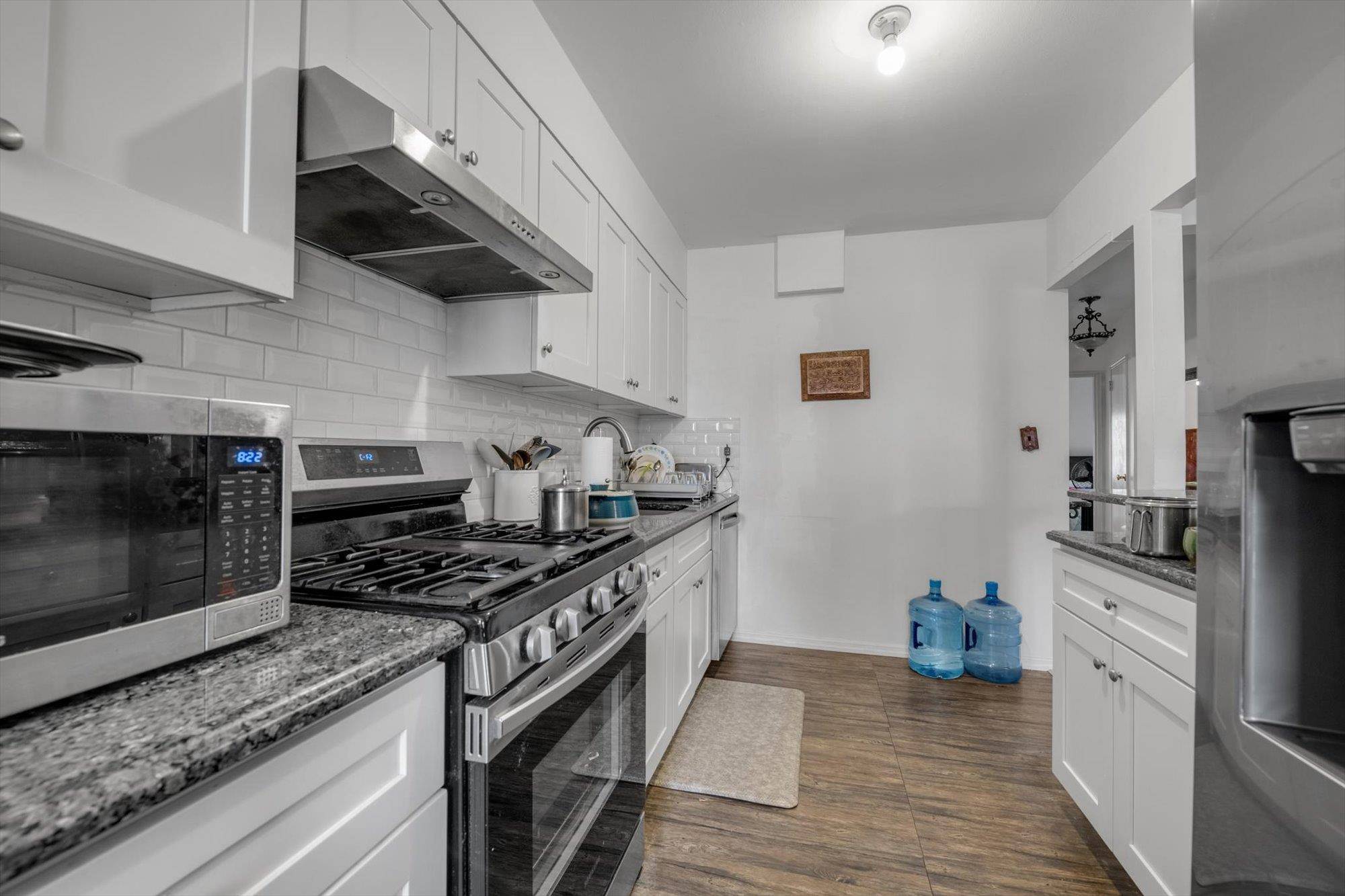 East Elmhurst, NY 11369,23-19 93rd ST