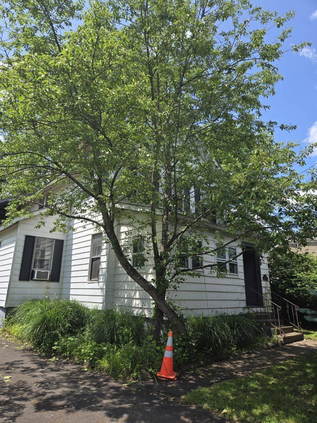 Tappan, NY 10983,2 Van Wardt PL