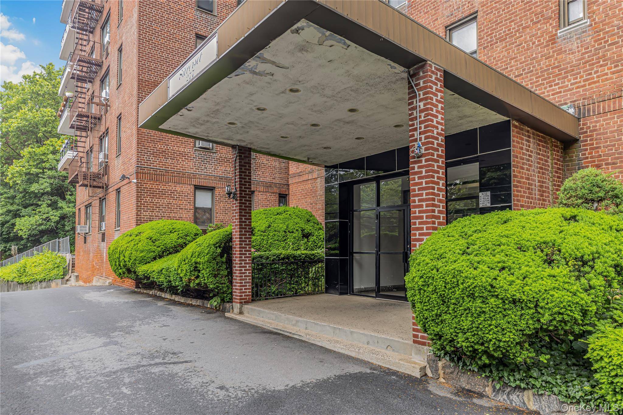 Yonkers, NY 10704,277 Bronx River RD #2A