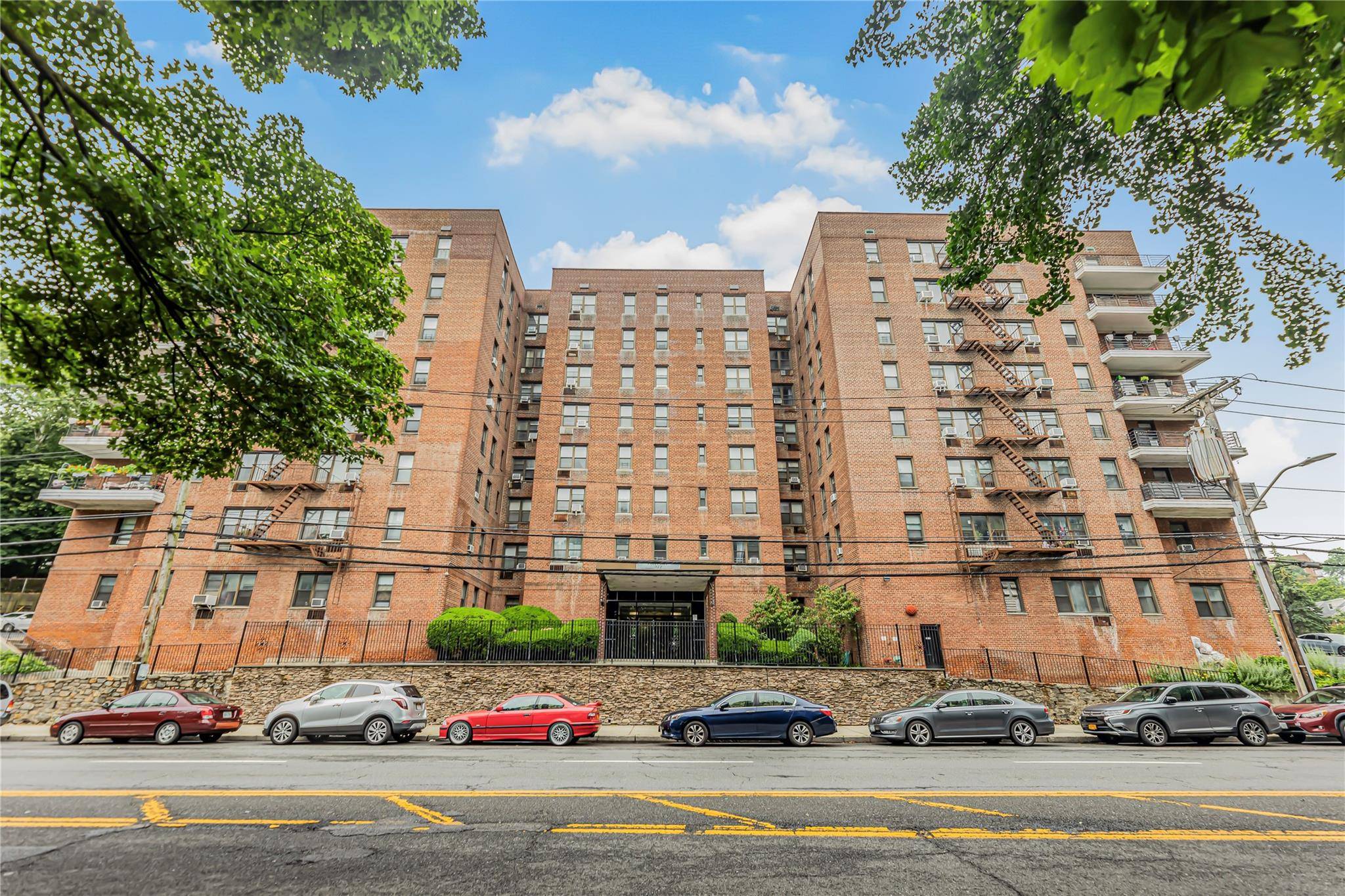 Yonkers, NY 10704,277 Bronx River RD #2A