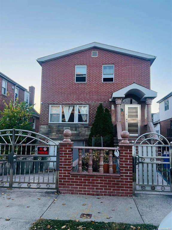 Flushing, NY 11358,43-44 195th ST