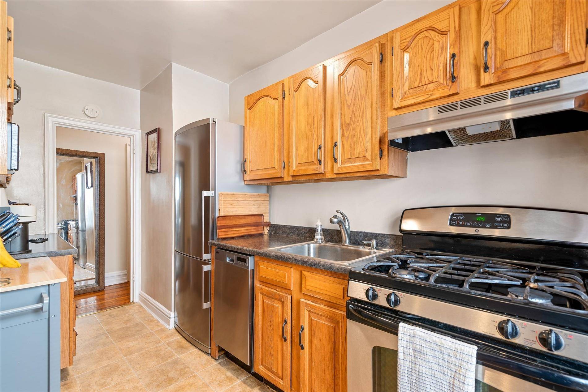 Astoria, NY 11106,35-55 29th ST #3D