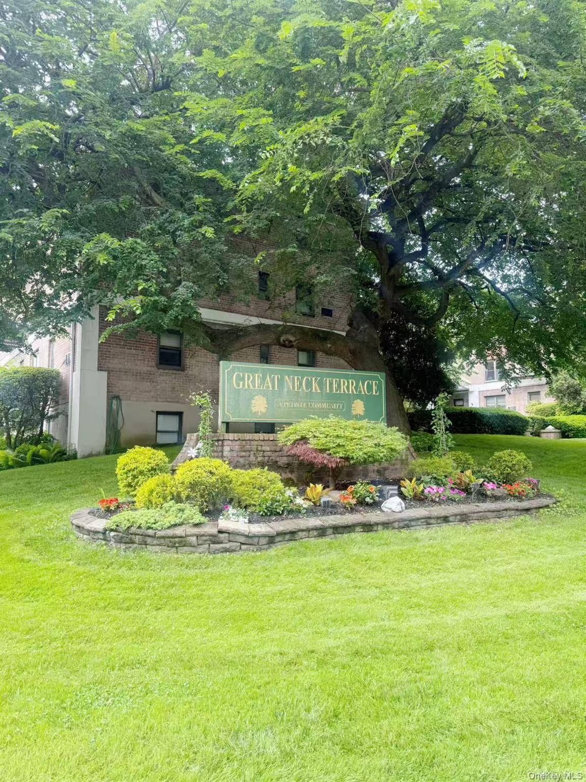 Great Neck, NY 11021,46 Terrace Circle #2C