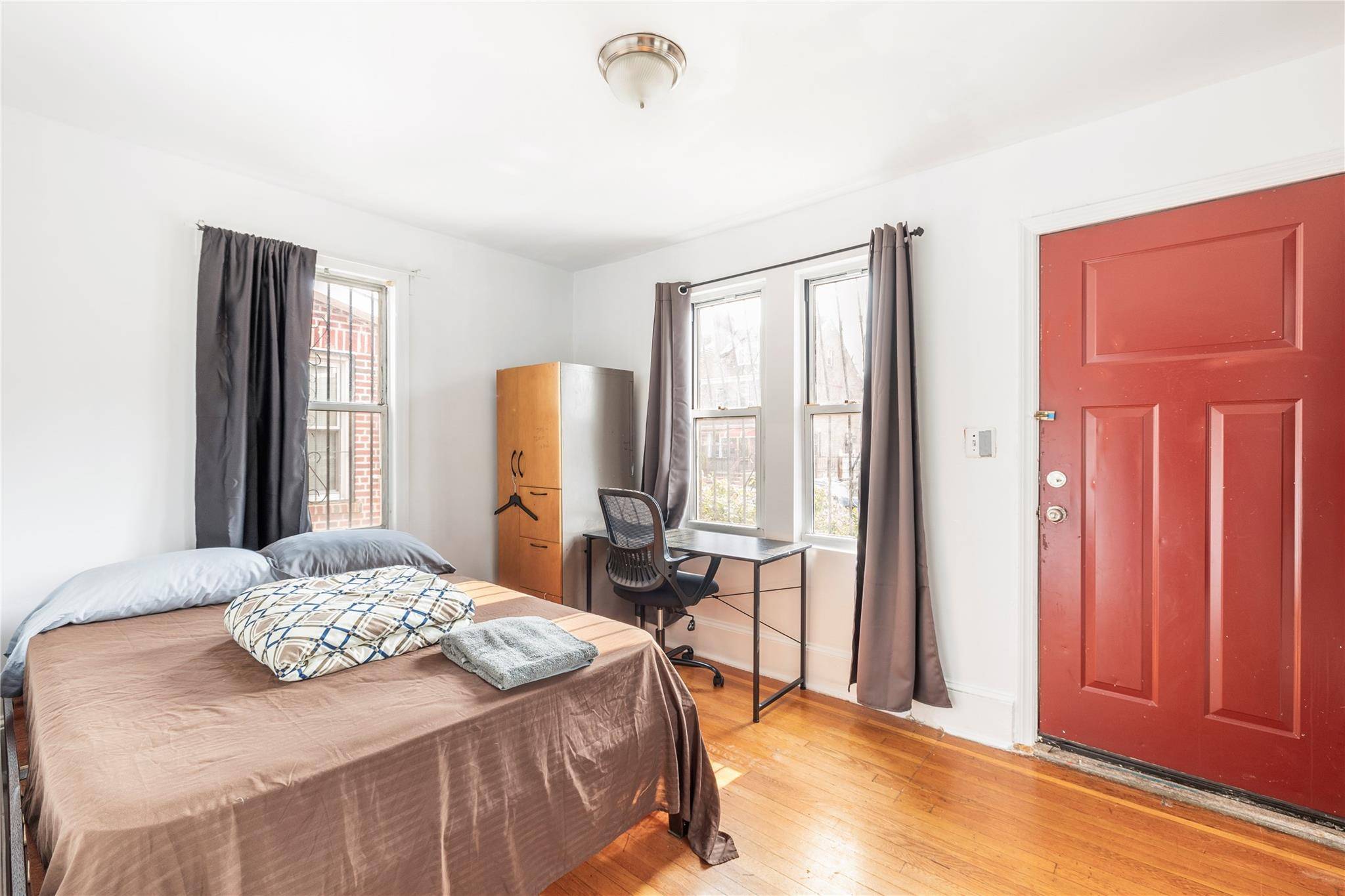 Jackson Heights, NY 11372,3317 87th ST