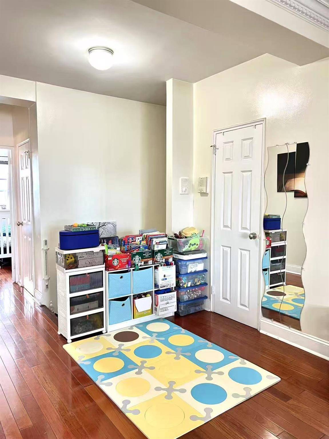 Rego Park, NY 11374,99-05 63rd DR #14R