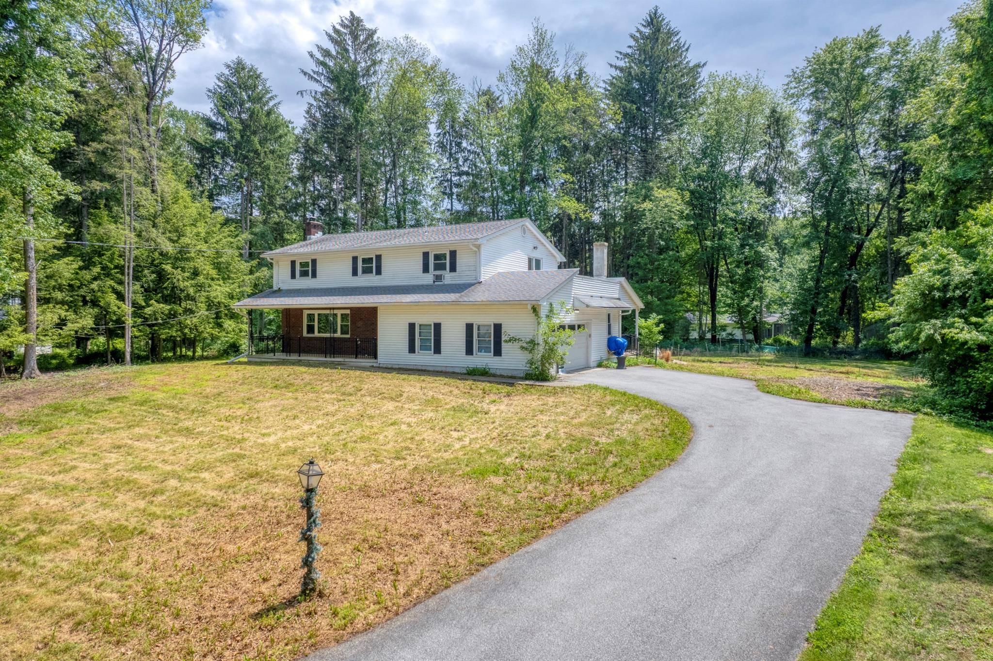 Hyde Park, NY 12538,22 Robert DR