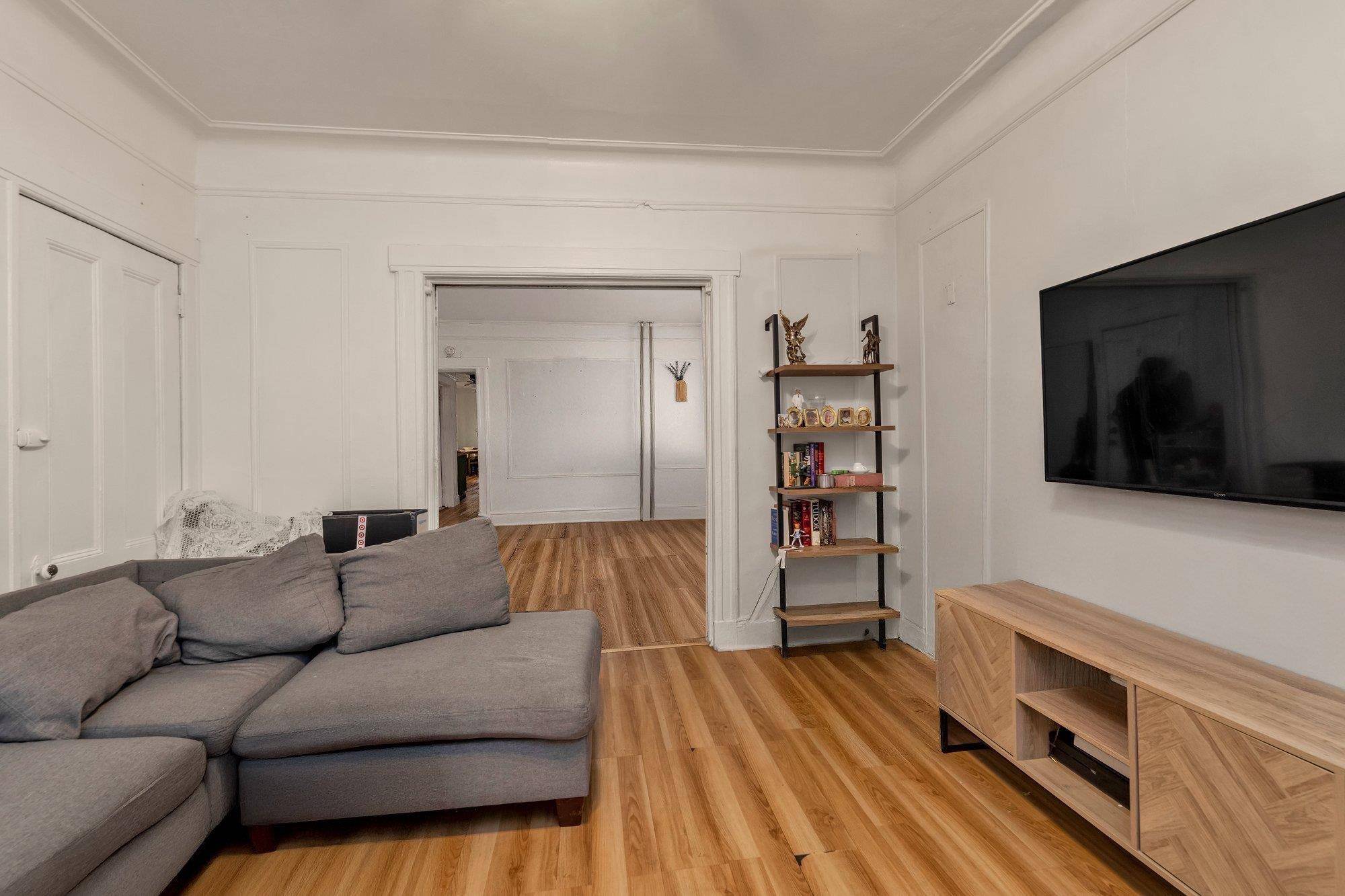 Corona, NY 11368,33-17 98th ST