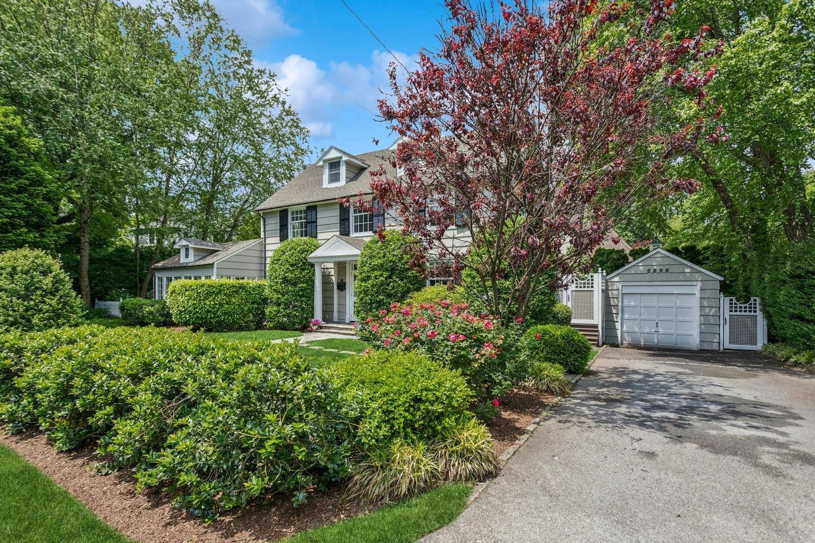Bronxville, NY 10708,21 Hemlock RD