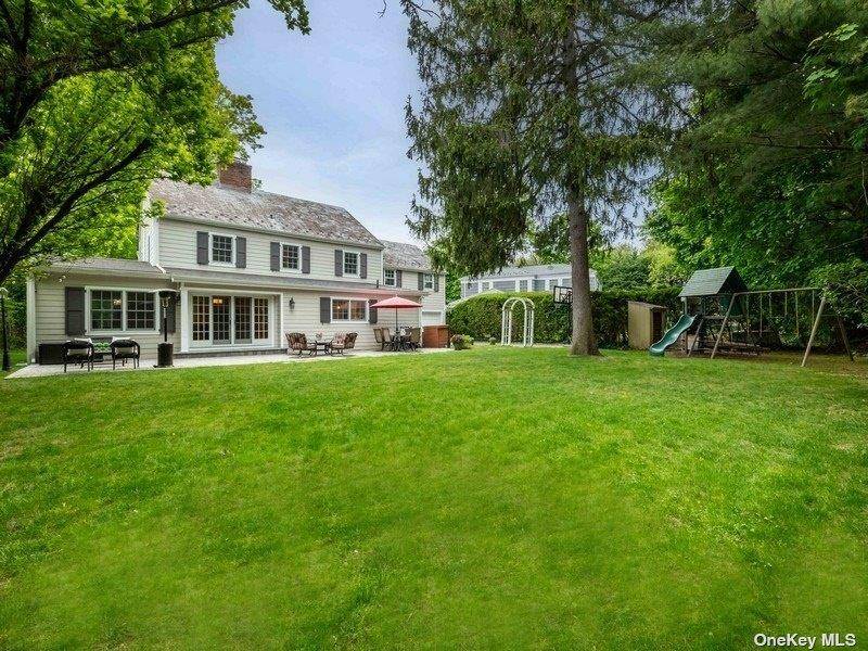 Manhasset, NY 11030,22 Homer PL
