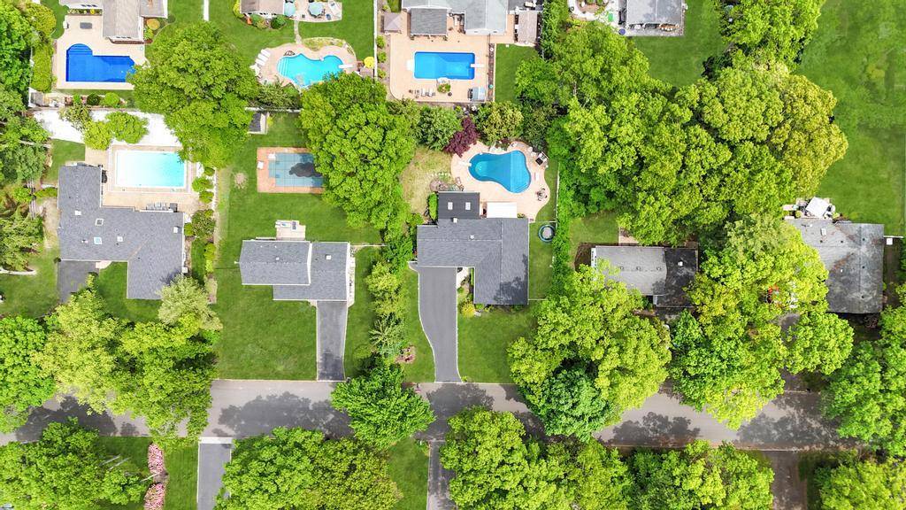 Stony Brook, NY 11790,19 Skylark LN