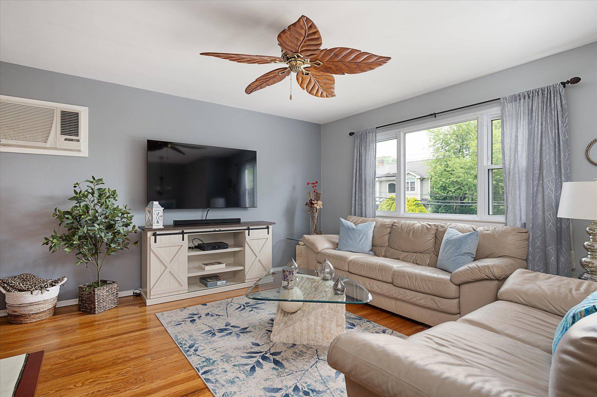 Melville, NY 11747,18 Rainer ST