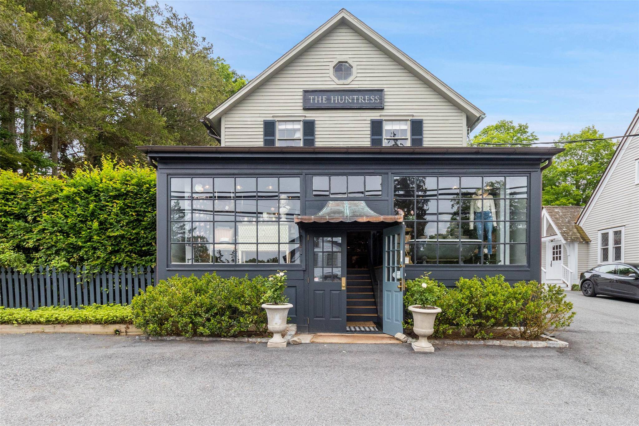 Pound Ridge, NY 10576,259 Westchester AVE