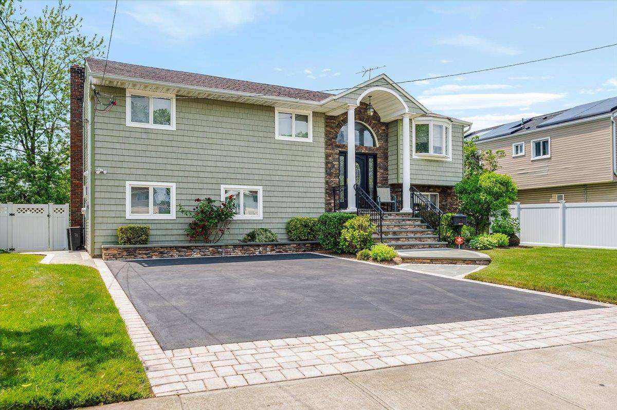 Oceanside, NY 11572,3316 Yost BLVD