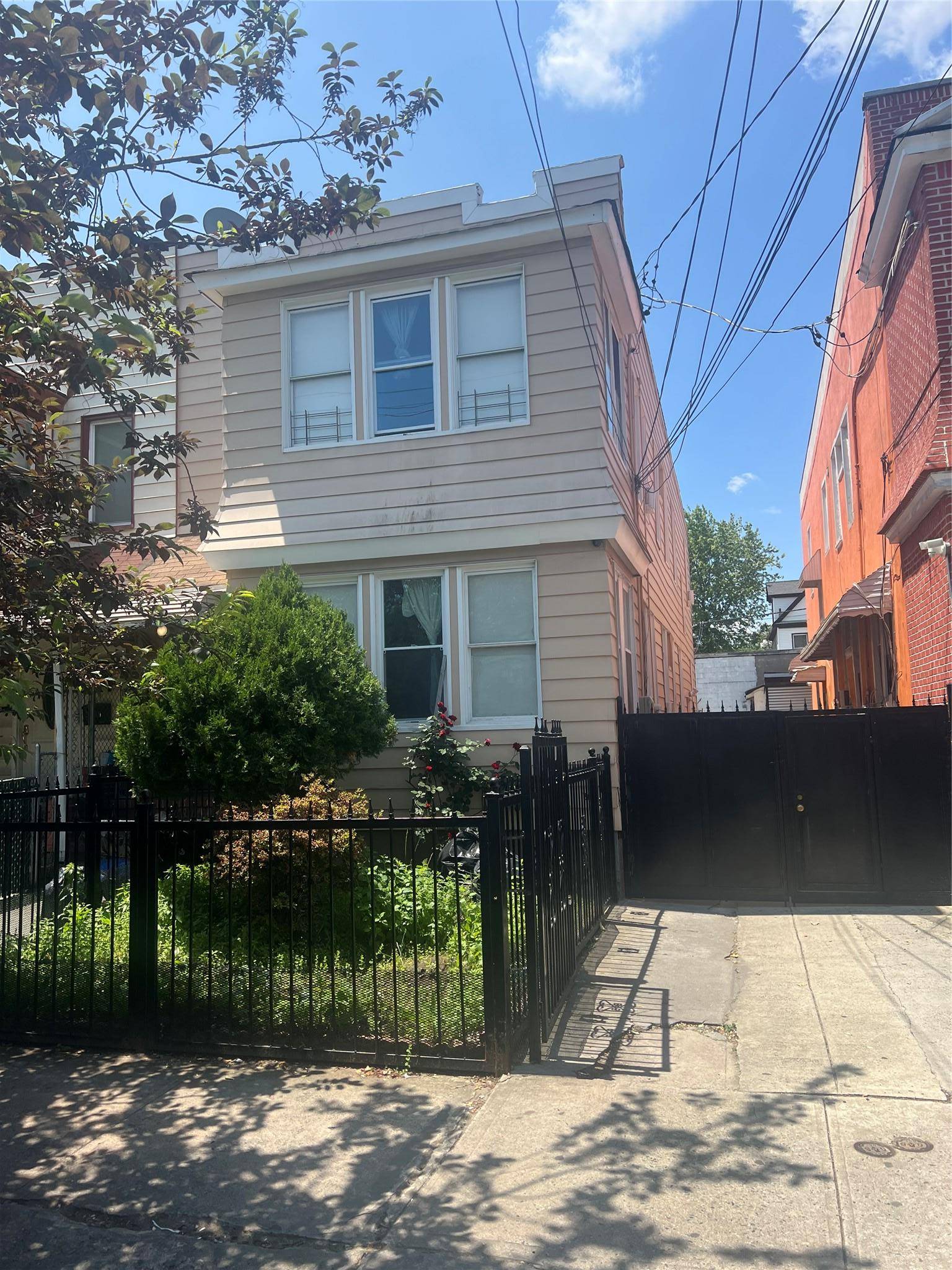 Corona, NY 11368,3758 100th ST