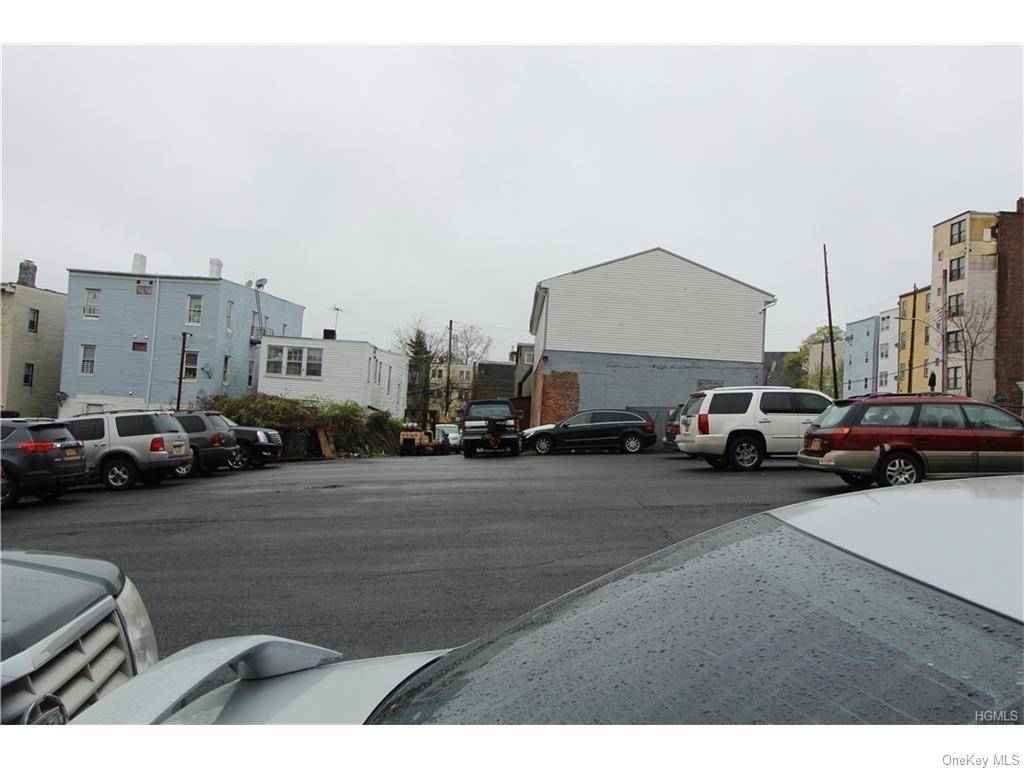 Yonkers, NY 10701,109-111-115 Maple Street Maple ST