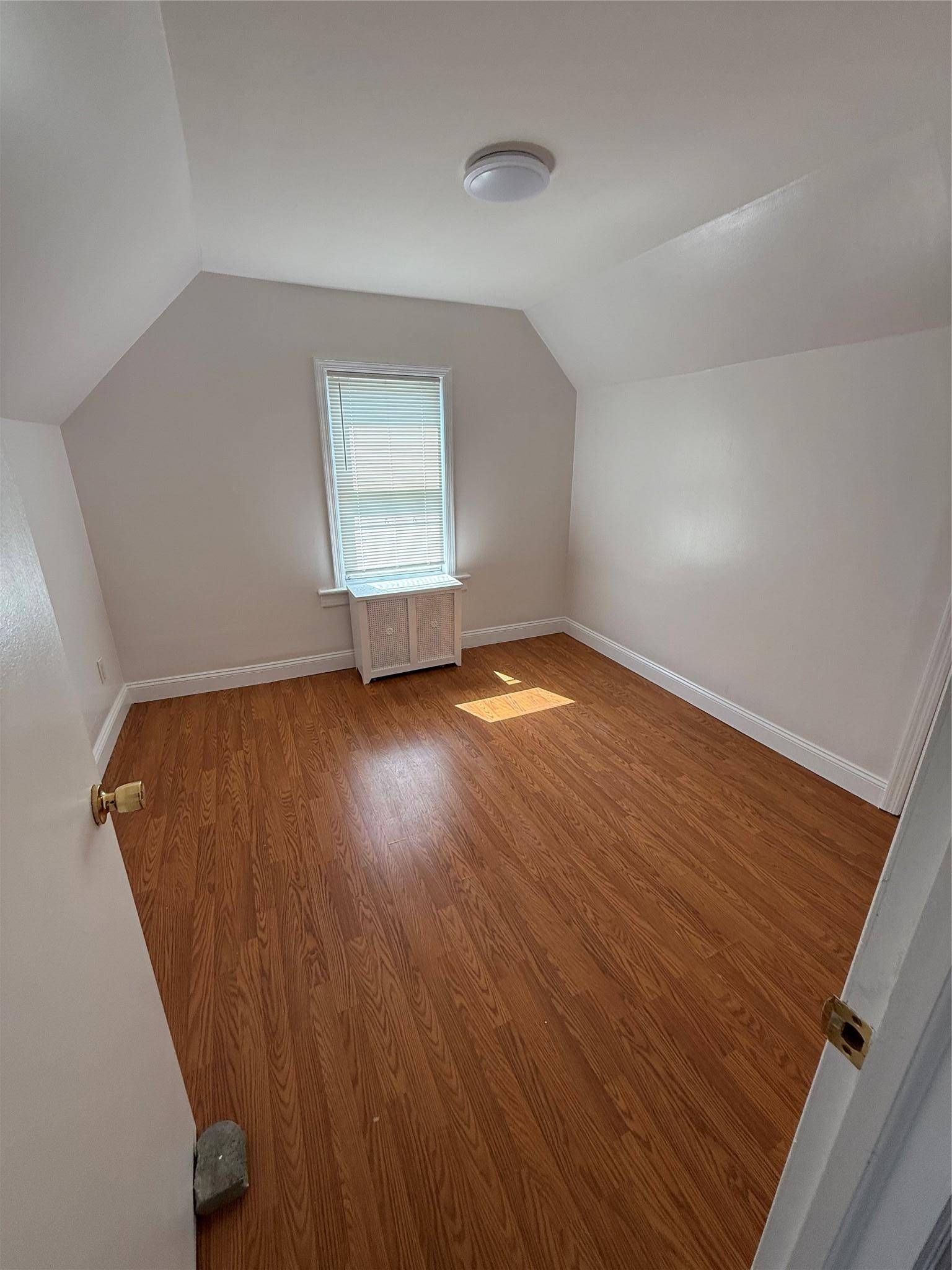 Richmond Hill, NY 11418,8424 107th ST