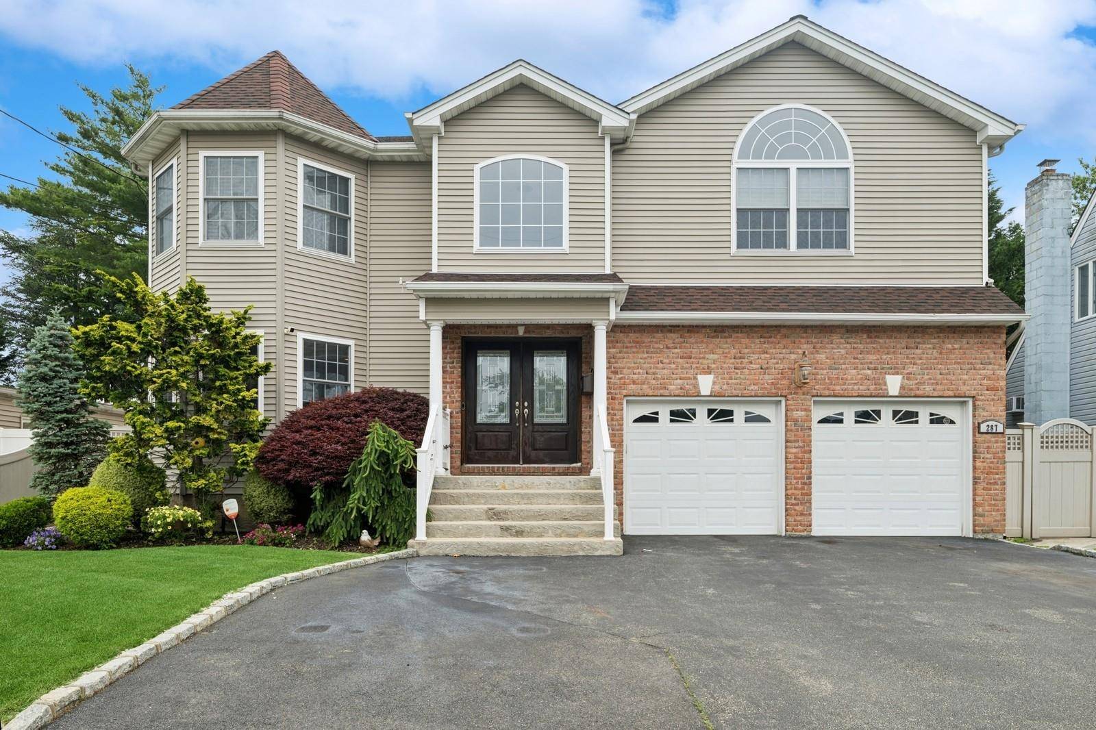 Massapequa Park, NY 11762,287 Atlantic AVE