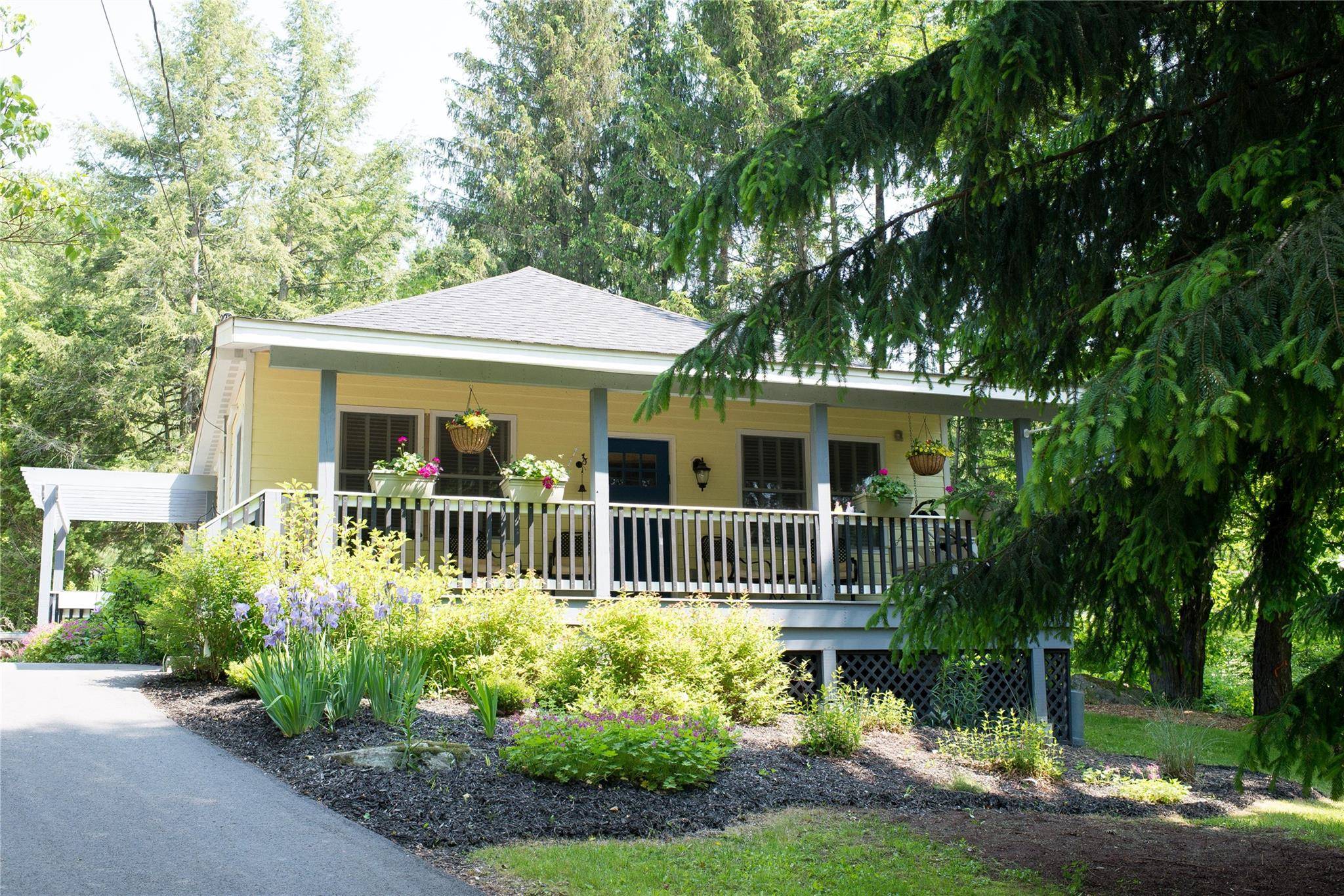 Mongaup Valley, NY 12762,9 Gale RD
