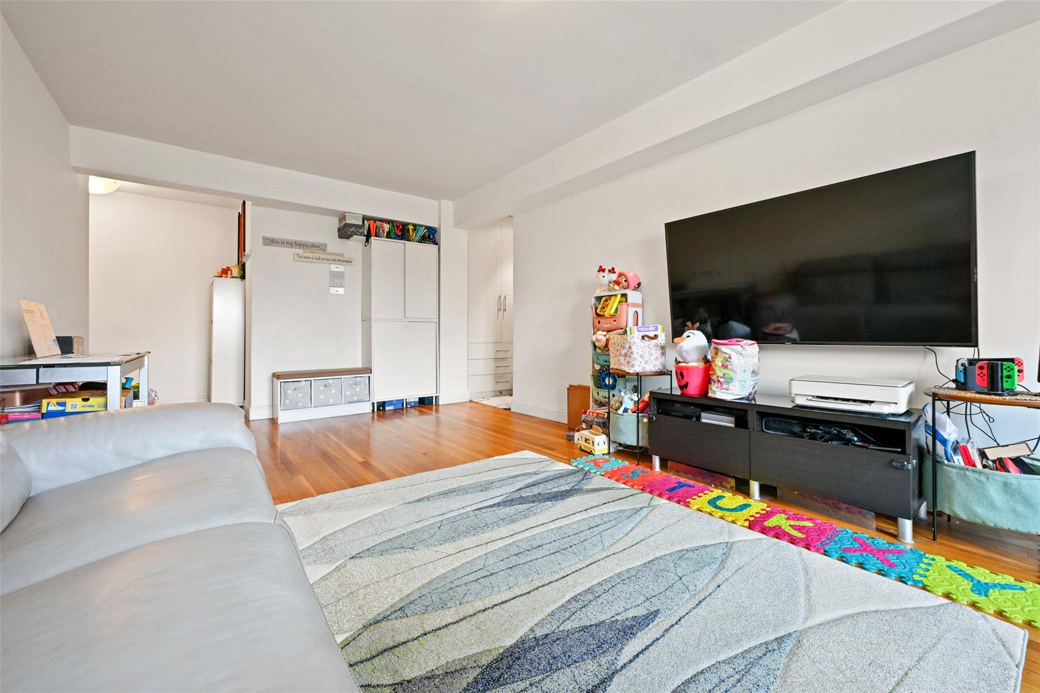 Elmhurst, NY 11373,86-04 Grand AVE #4D