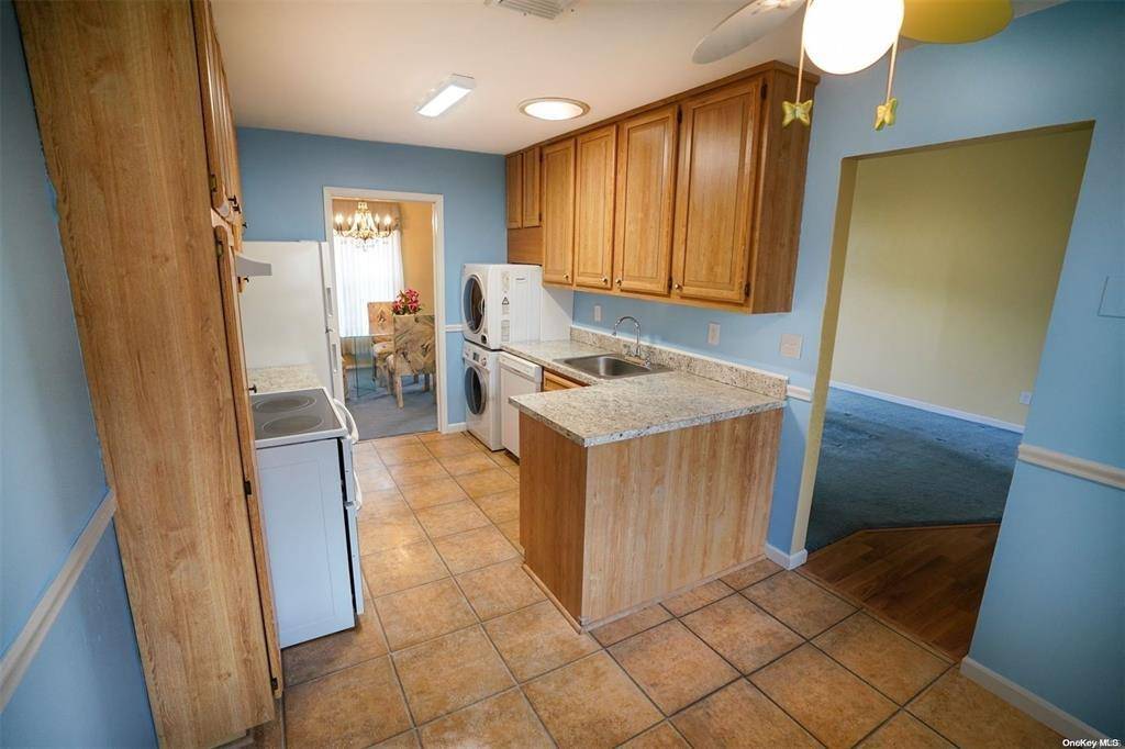 Saint James, NY 11780,906 Gotham CT