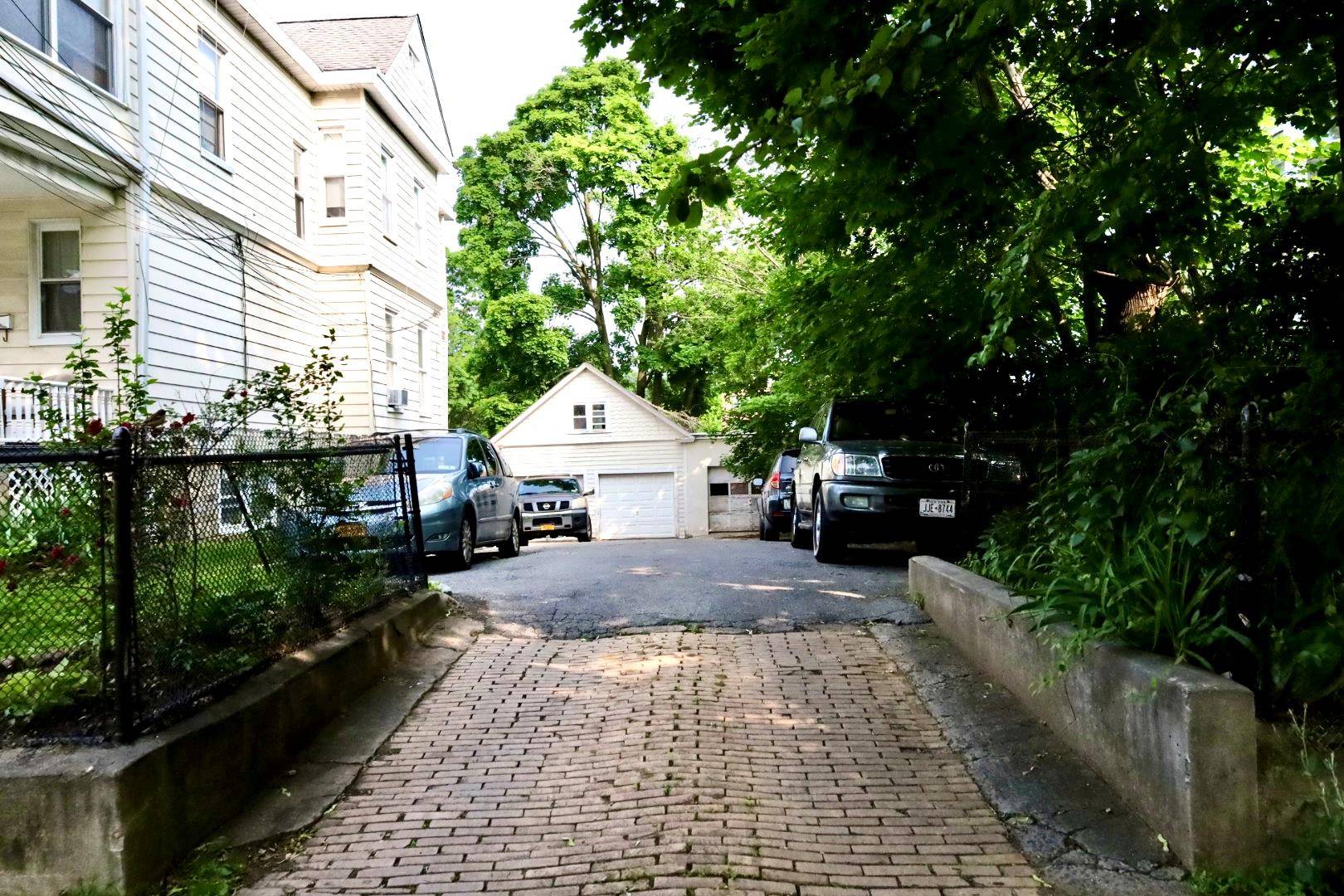 White Plains, NY 10606,172 Fisher AVE
