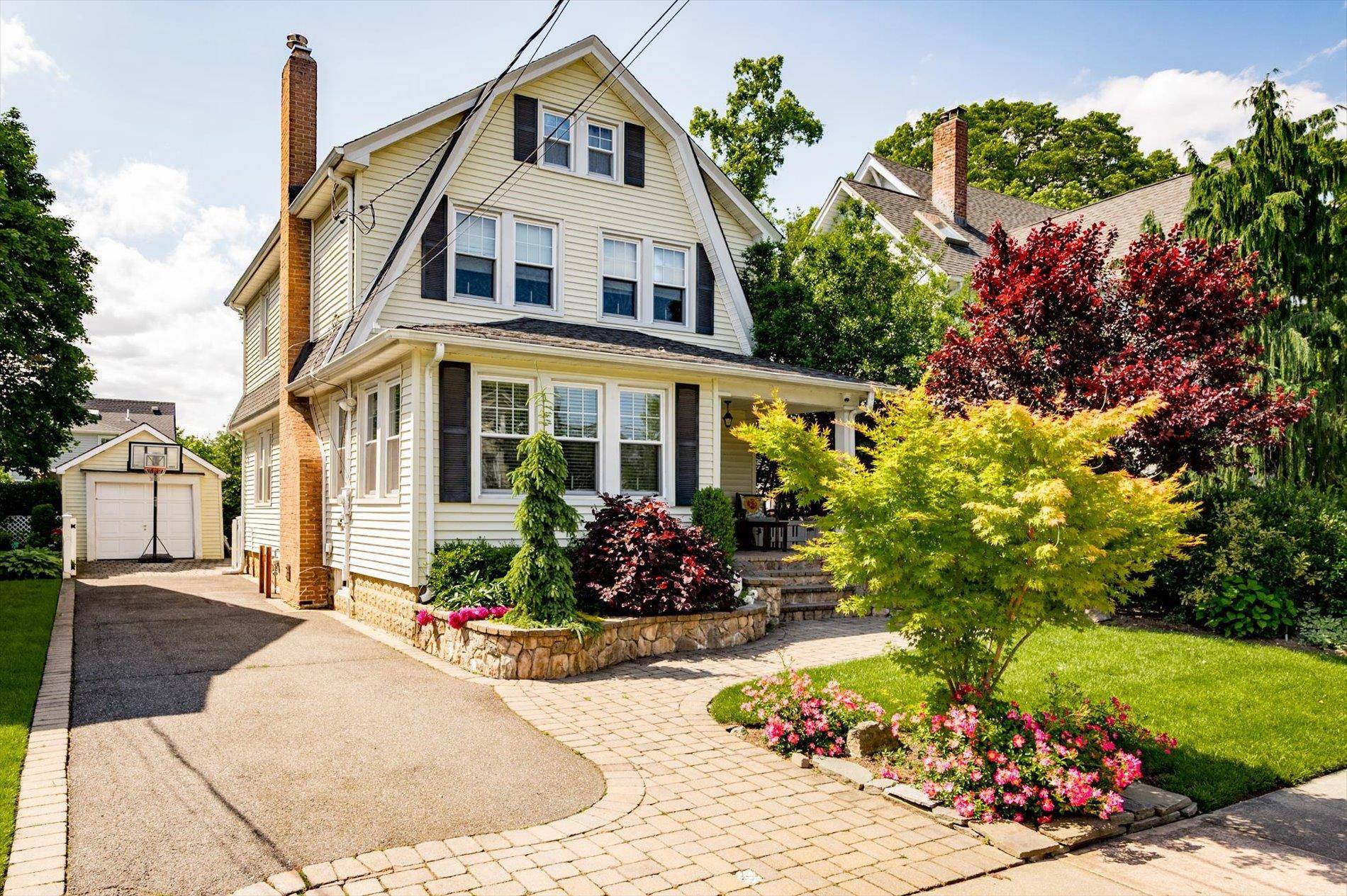 Rockville Centre, NY 11570,344 N Forest AVE