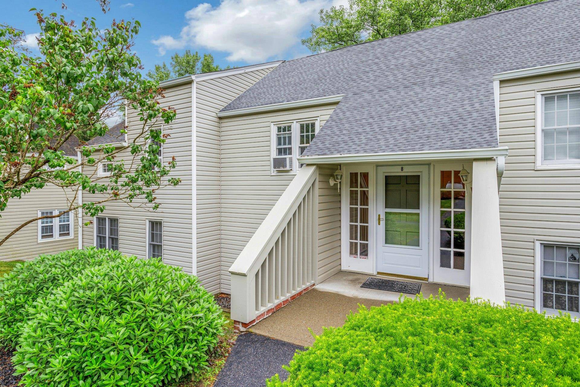 Brewster, NY 10509,804 Holly Stream CT