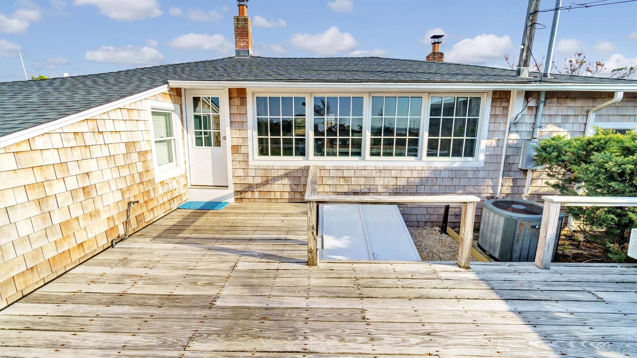 Quogue, NY 11959,234 Dune RD