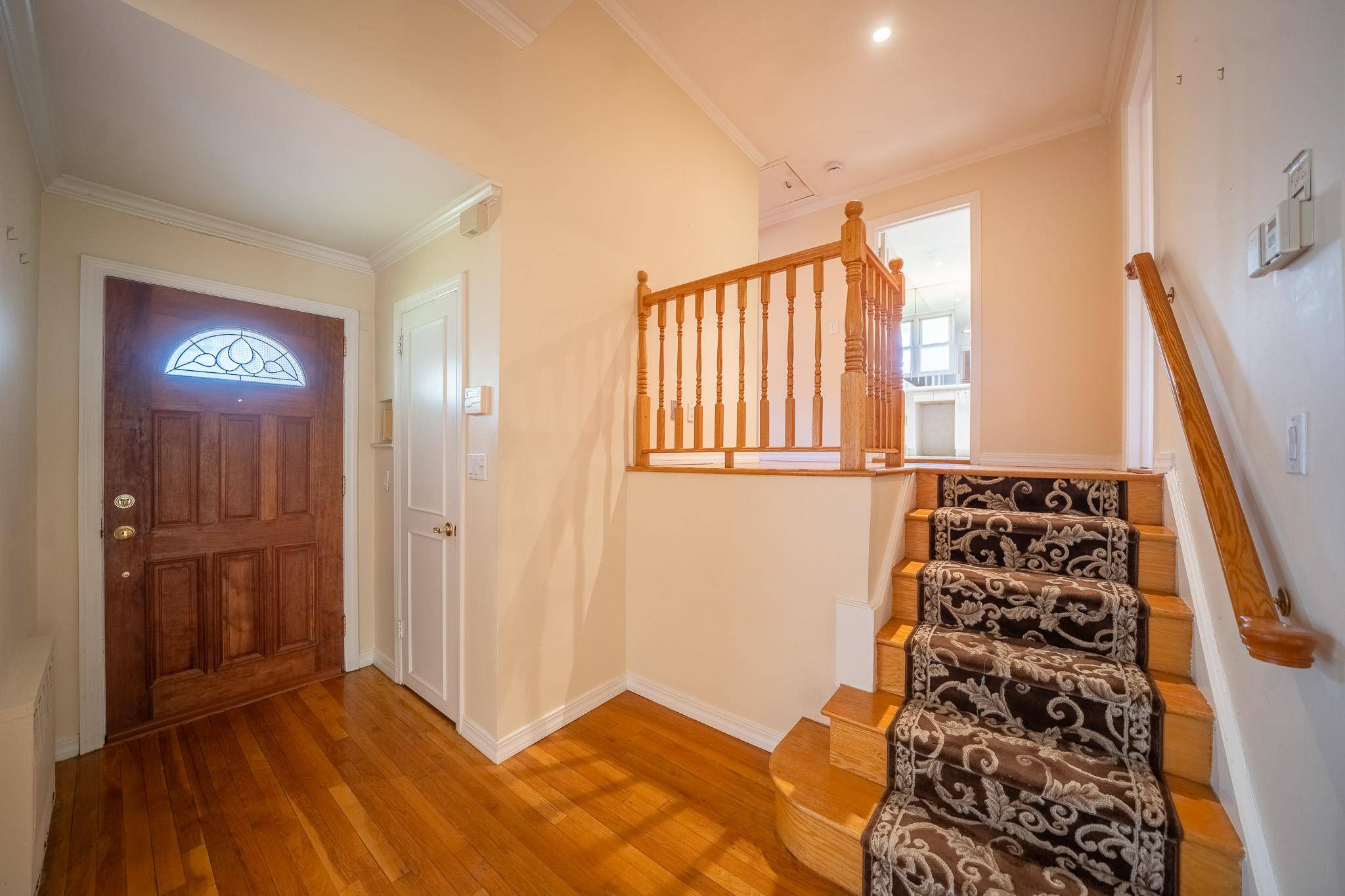 Westbury, NY 11590,179 Hazelwood DR