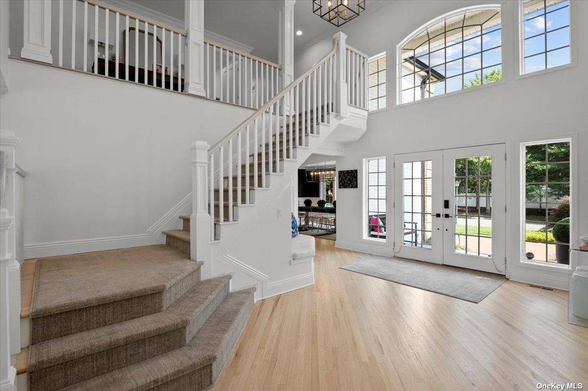 Dix Hills, NY 11746,5 Landing CT