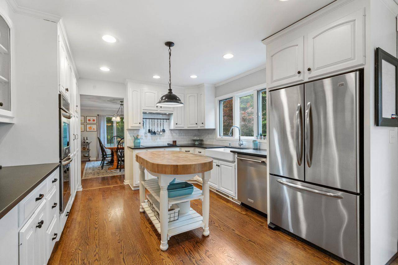 Katonah, NY 10536,5 Plum CT