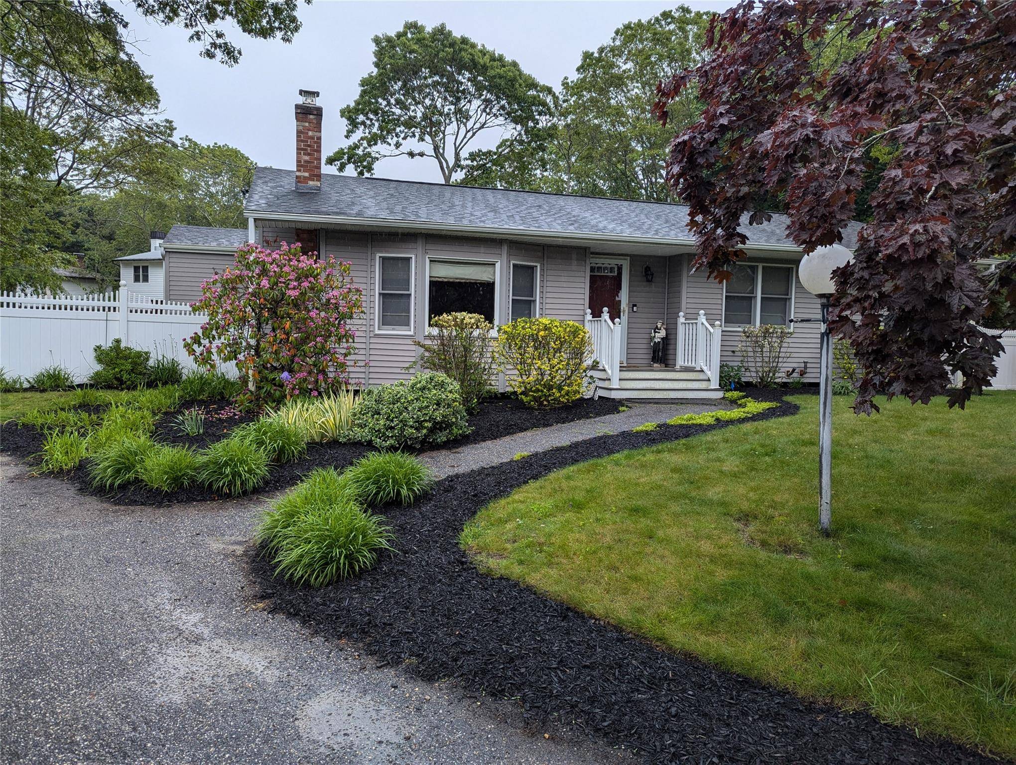 Hampton Bays, NY 11946,6 Westerly CT