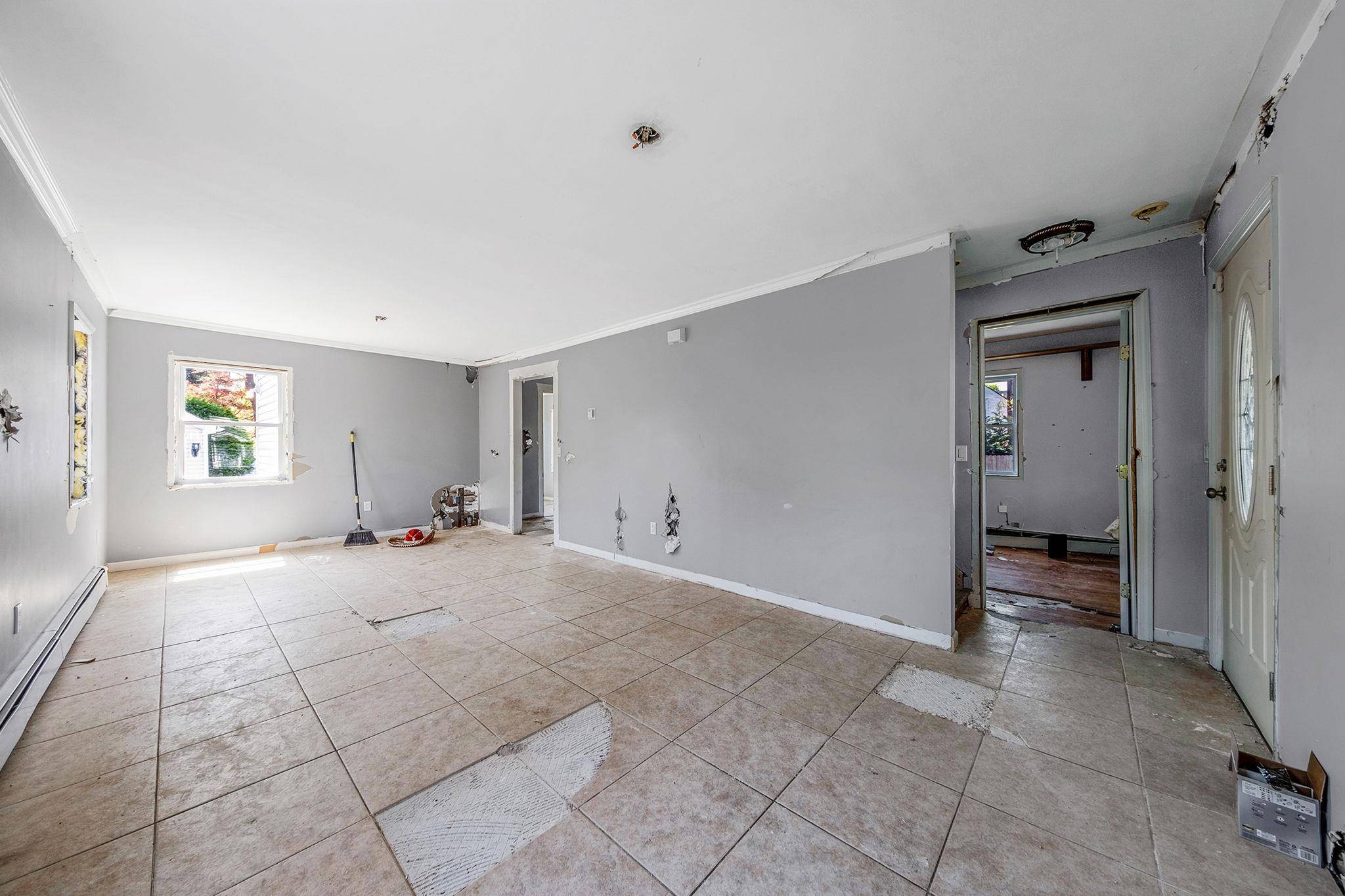 Huntington Station, NY 11746,36 W 19th ST