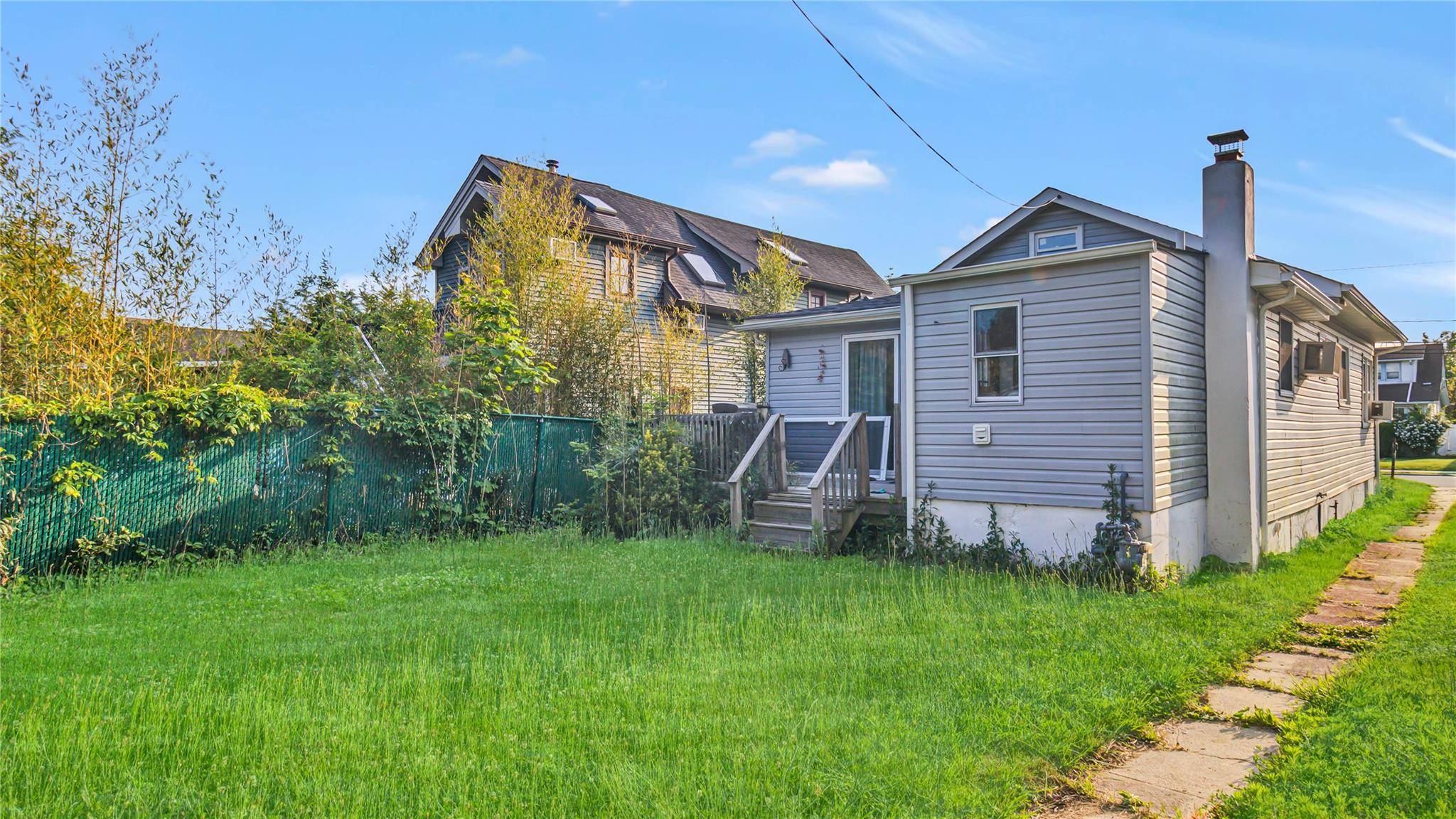 Massapequa, NY 11758,9 E Hamilton AVE