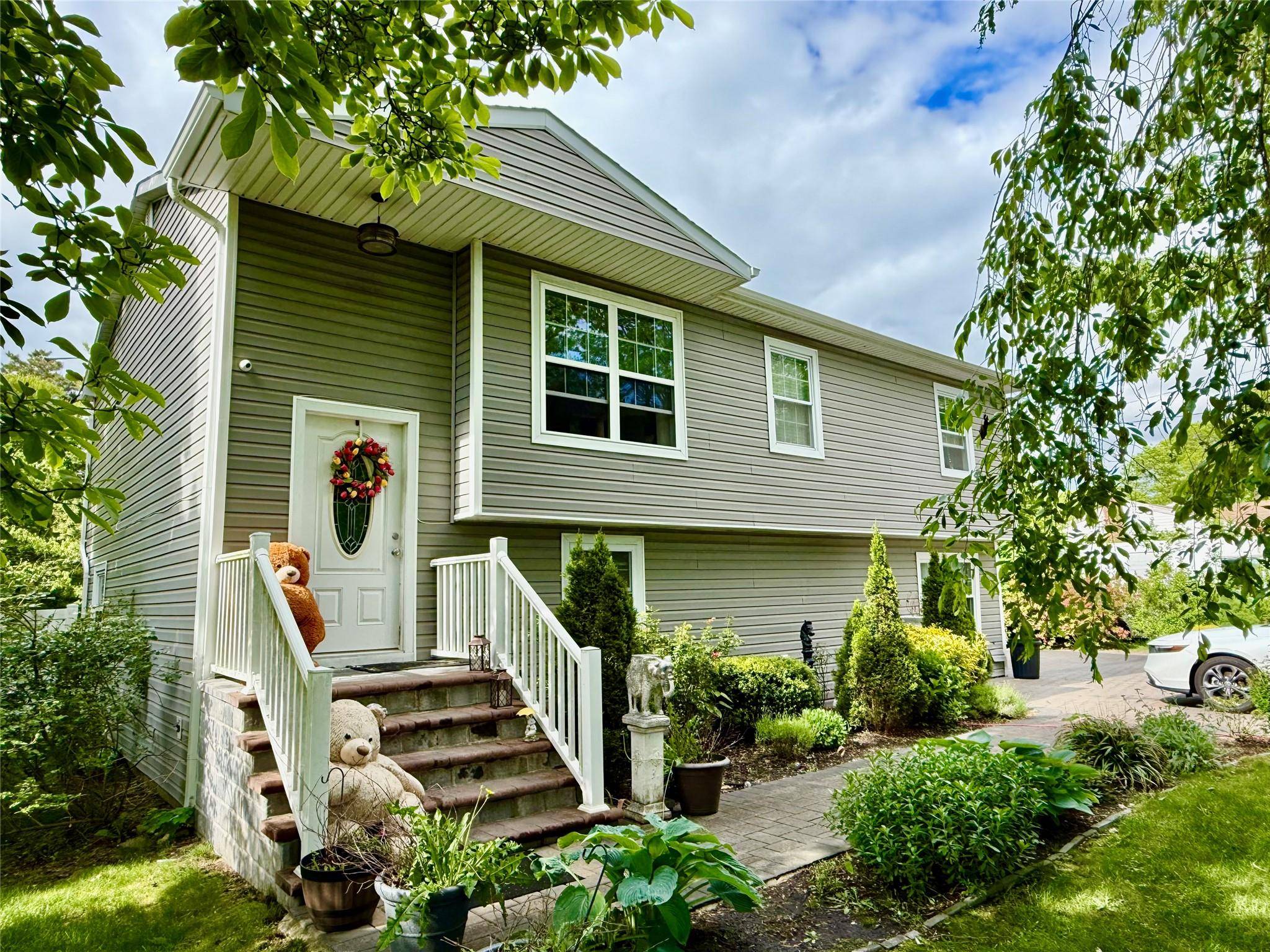 Islip Terrace, NY 11752,243 Sea Cliff ST