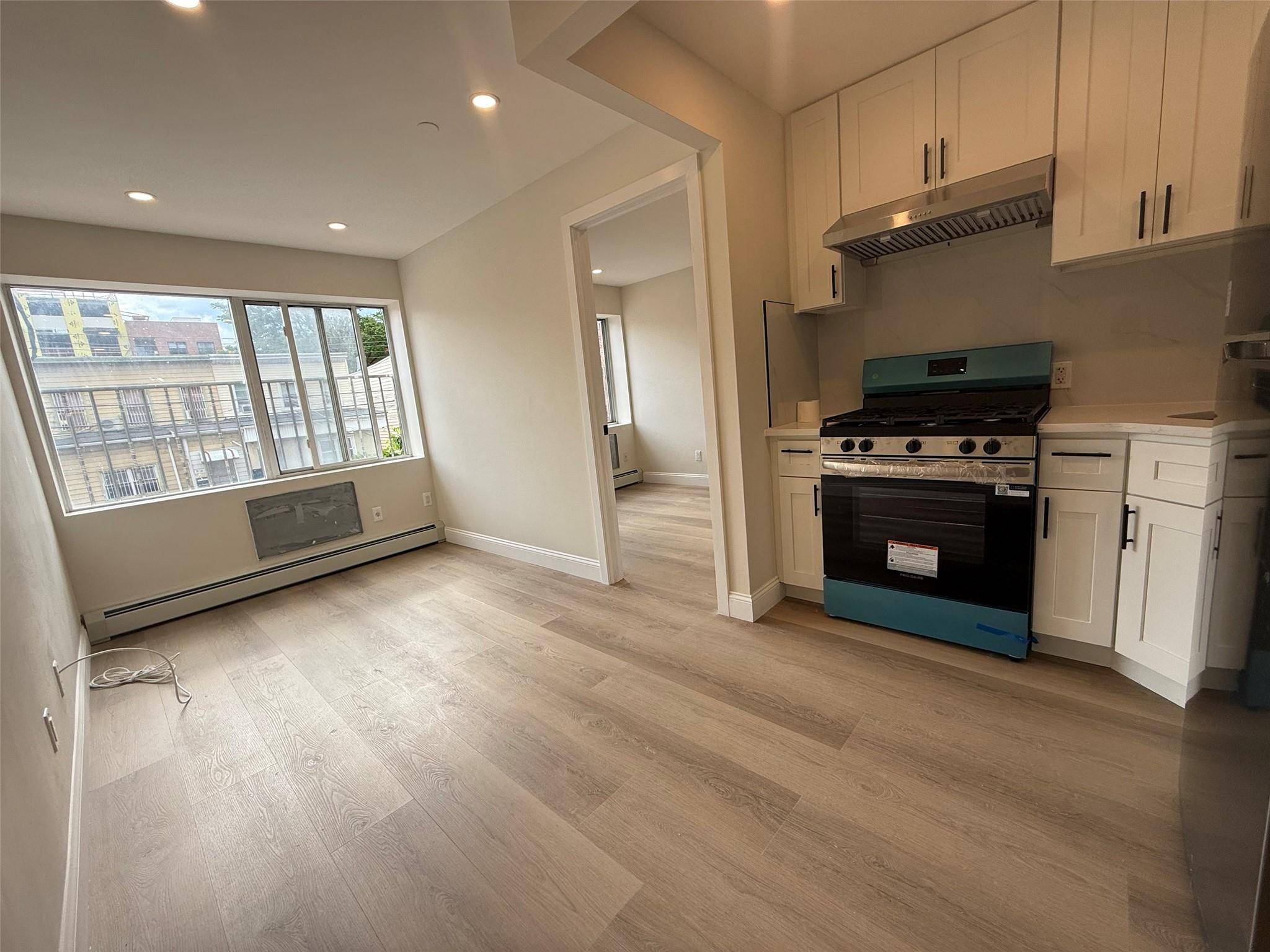 Flushing, NY 11354,31-13 137 ST