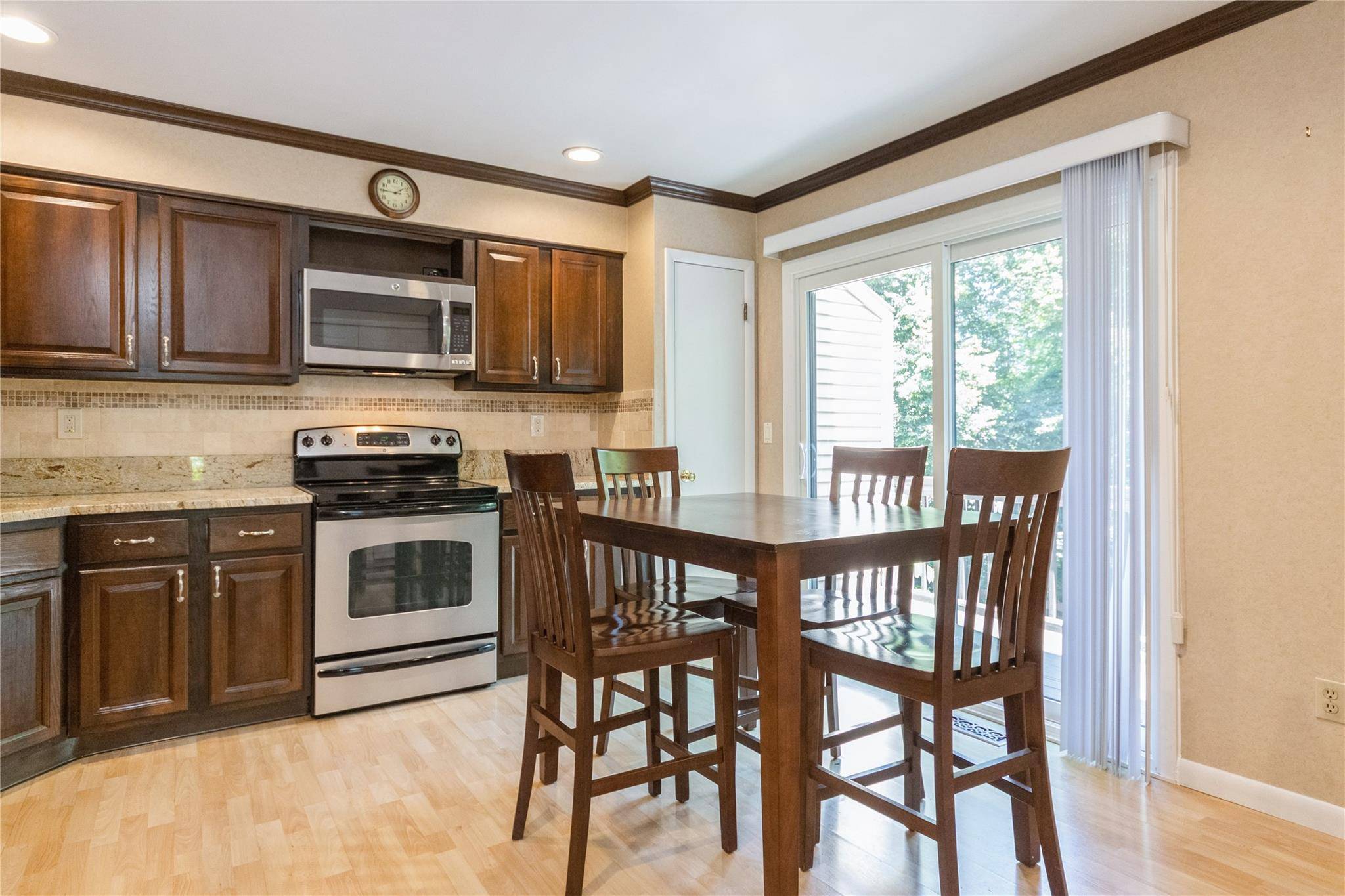 Ossining, NY 10562,76 Deerfield LN